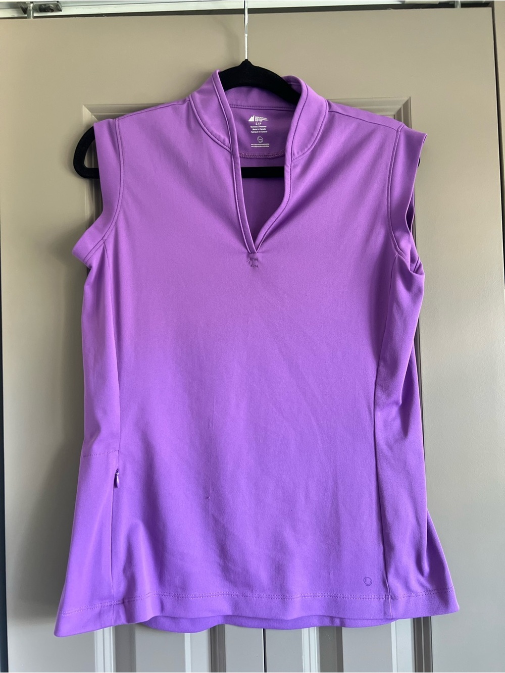 MEC Mountain Equipment Co-op Purple Sleeveless Athletic Top | Small